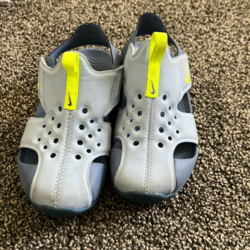 Nike Sunray Sandals 11c